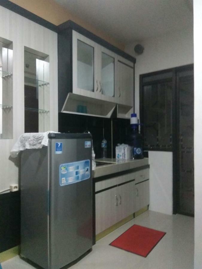 Betos Apartment Bekasi Buitenkant foto